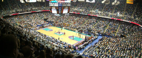 La cancha de baloncesto más grande fuera de la NBA Complejo del Coliseo de Greensboro