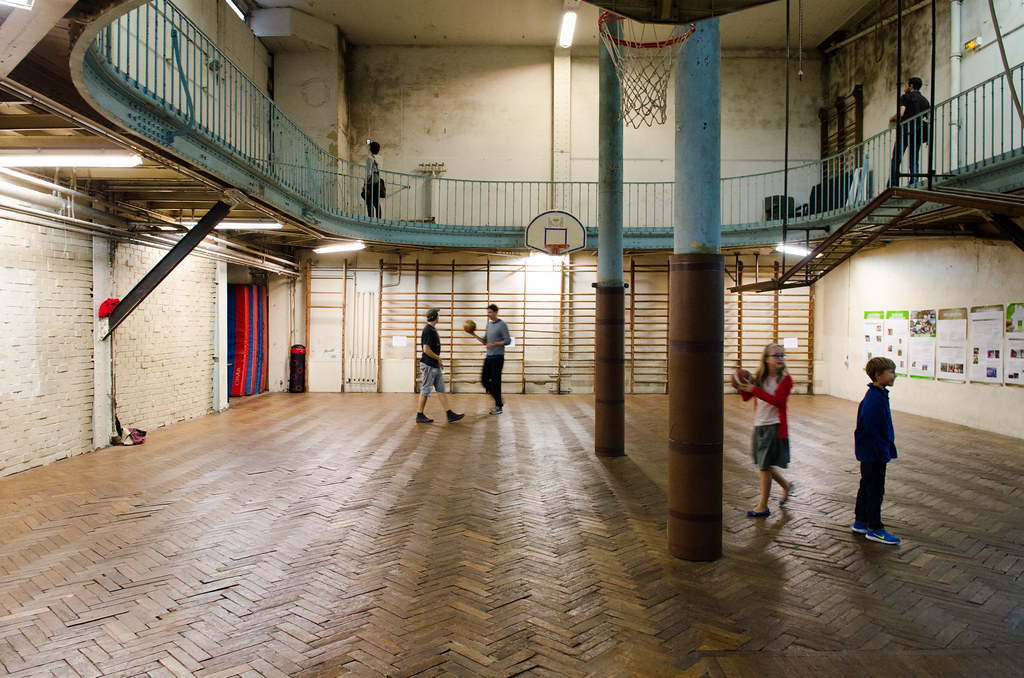 La cancha de baloncesto más antigua del mundo Sede de la YMCA en Paris
