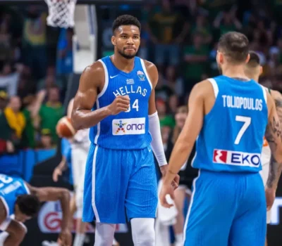 Giannis Antetokounmpo lidera a Grecia hacia las semifinales para un choque estelar con Sengun ANTETO