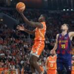 Valencia vence 93-81 a un Barça errático en la liga 20251005 222714