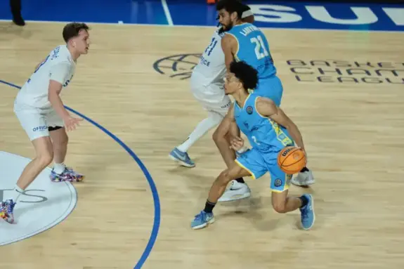 La gran conquista de Serbia 83-93 Dreamland Gran Canaria Spartak Office