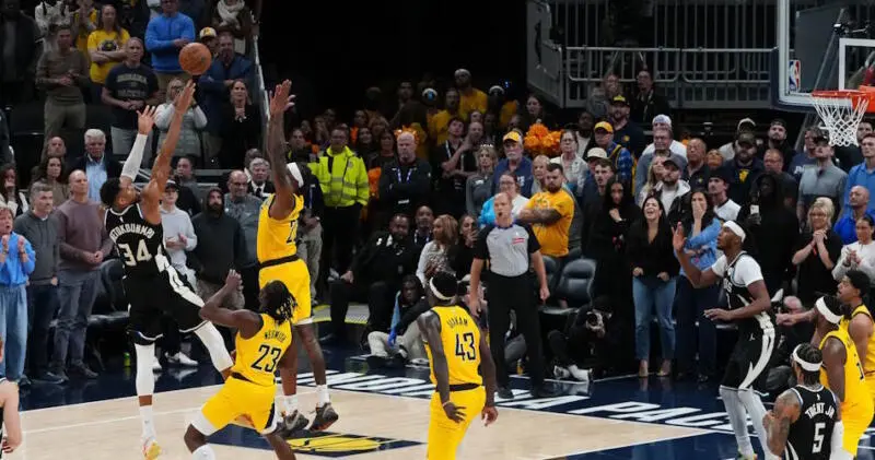 Giannis silencia a Indianapolis con tiro ganador 117-115 Giannis