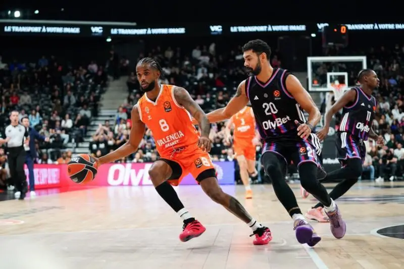 Valencia pierde ventaja de 15 puntos y es derrotado en París Jean Montero contra Paris 1