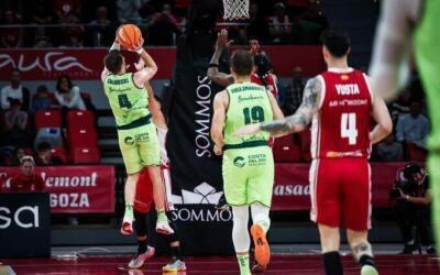 Unicaja logra sentencia a triple limpio en Zaragoza 79-86 Unicaja Kalinoski