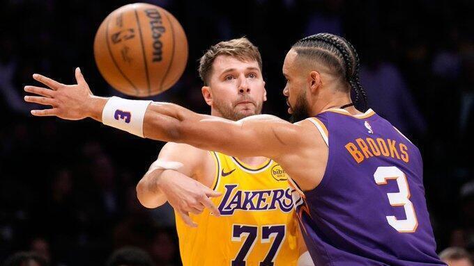 Suns vencen a Lakers con Brooks y Gillespie destacados Suns Lakers