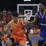 Valencia vence al Maccabi en un emocionante final 94-83 Kam Taylor 1