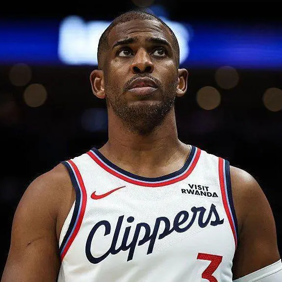 Chris Paul es traspasado a Toronto Raptors y podría ser cortado Chris Paul