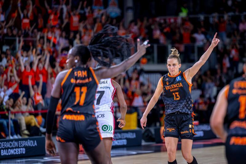 Valencia vence a Casademont Zaragoza y avanza a la final Fiebich Fam