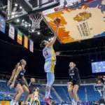 España inicia su camino con contundente victoria ante Nueva Zelanda Raquel Carrera contra Nueva Zelanda