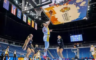 España inicia su camino con contundente victoria ante Nueva Zelanda Raquel Carrera contra Nueva Zelanda