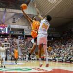 Valencia supera a Girona y logra su octava victoria consecutiva Kam Taylor