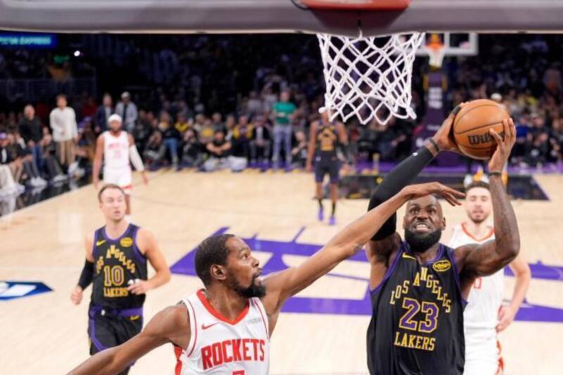 LeBron lo vuelve a hacer LeBron James