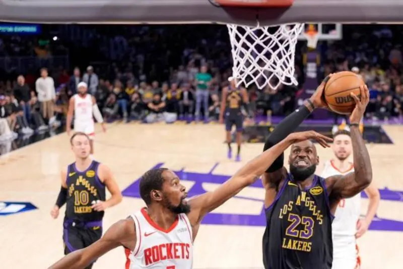 LeBron lo vuelve a hacer LeBron James