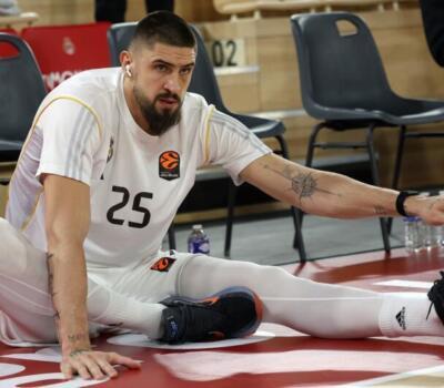 Alex Len lesionado