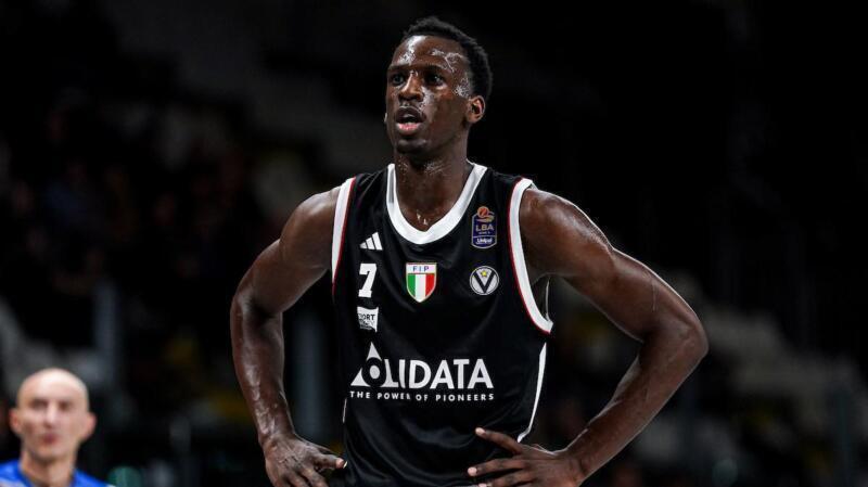Saliou Niang cerca de la NCAA Saliou Niang