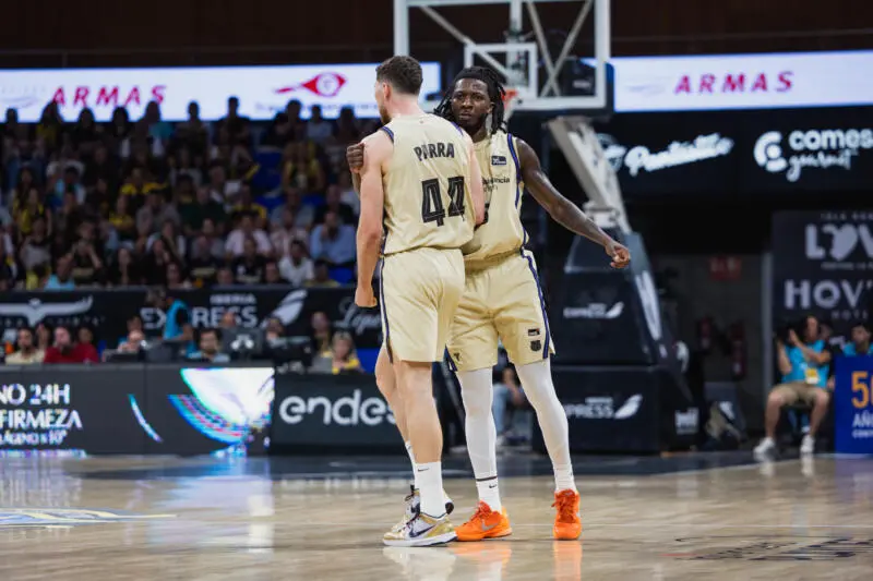 El Barcelona regresa a la final de la Liga Endesa tras remontar en Tenerife Parra