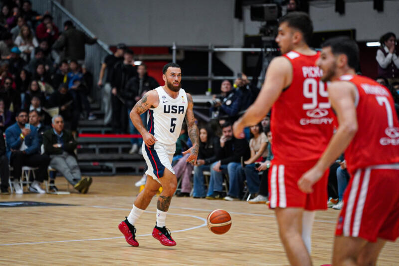 Estados Unidos asegura su clasificación ante Chile en el Mundial Qatar Mike James con USA Basbetball
