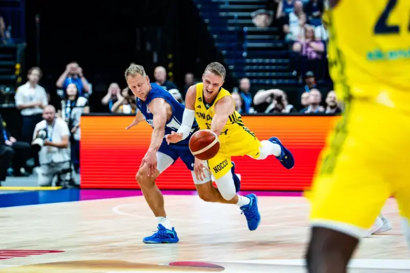 Birgander y Hakanson vencen a Finlandia a pesar de Nkamhoua Hakanson y Salin