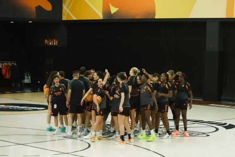 Valencia Basket comienza la pretemporada con cuatro jugadoras Primer entrenamiento Valencia Basket Femenino