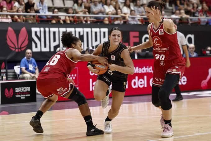 Valencia Basket vence a Casademont Zaragoza y avanza a la final de la Supercopa LF Endesa Elena Buenavida Supercopa