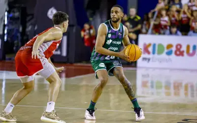 Cameron Hunt castiga al Manresa con 31 puntos y da al Unicaja el triunfo (72-84) Cameron Hunt suma 31 puntos en el triunfo del Unicaja frente al Kids&Us Manresa por 72-84.