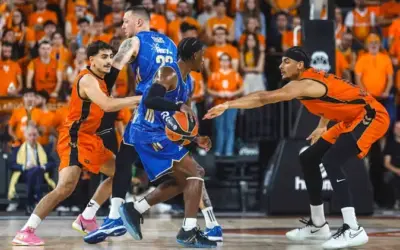 Valencia Basket tropieza otra vez: el Maccabi conquista el Roig Arena por 88-91 Valencia Basket durante un encuentro de Euroliga en el Roig Arena ante Maccabi Tel Aviv.